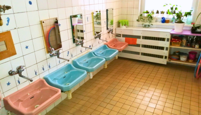 Začala sa oprava sociálnych zariadení v MŠ 17. novembra