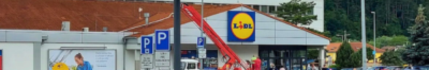 Parkovanie pri OC Lidl ostáva pre Sabinovčanov vo večerných hodinách bezplatné