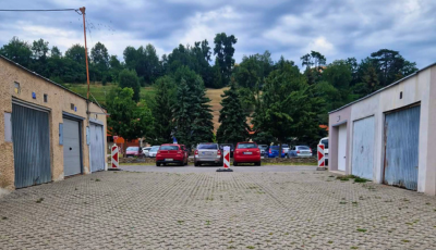 Nutnosť preparkovať vozidlá na Ulici 17. novembra z dôvodu stavebných prác